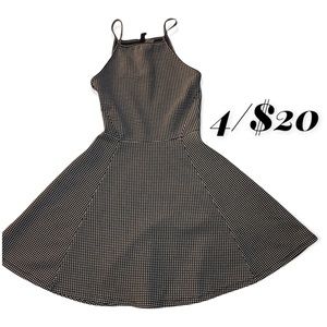 Sale 4/$20 Nwot H&M S flare dress sz 4, black & white light knit polka dots